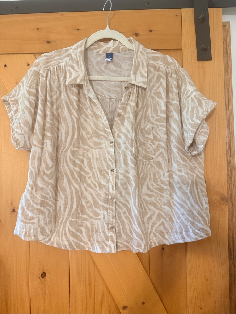 Old Navy Beige and White Zebra Print Short-Sleeve Button-Down Shirt